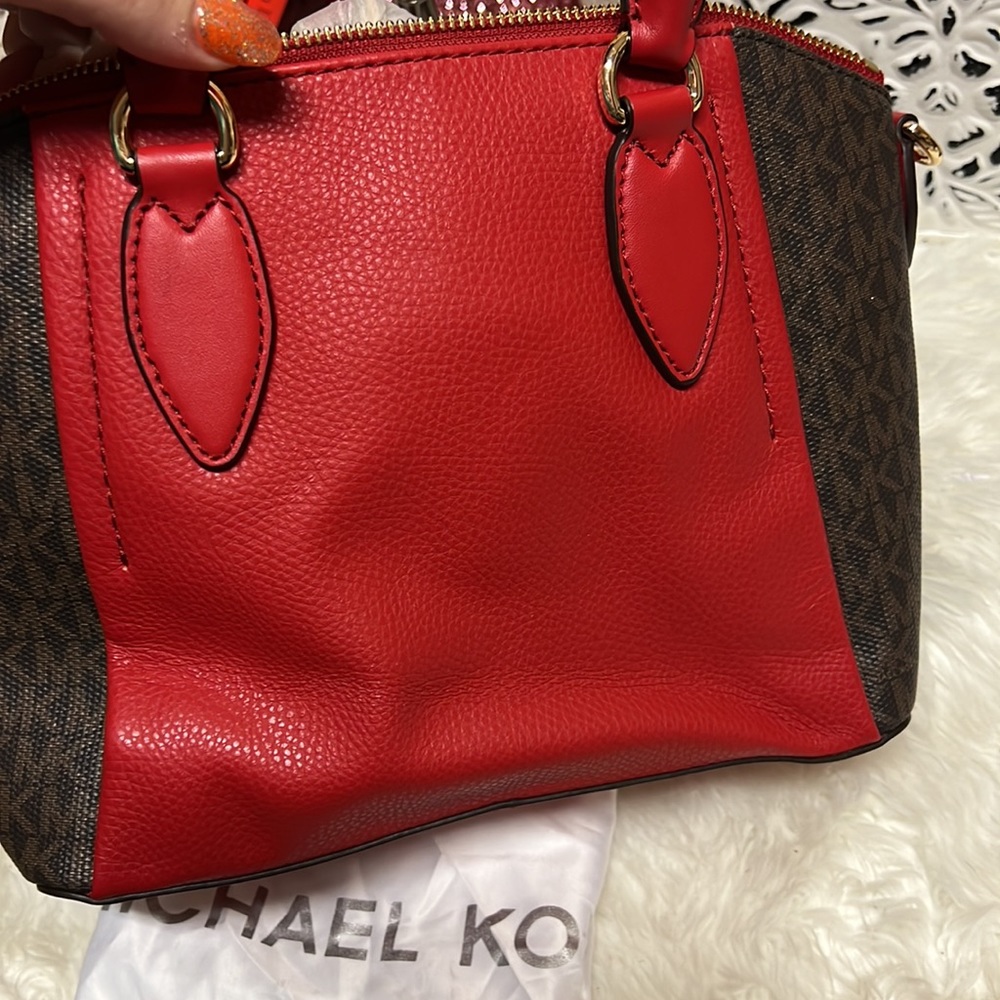 Michael Kors Signature Sienna Small Messenger - Picture 4 of 7